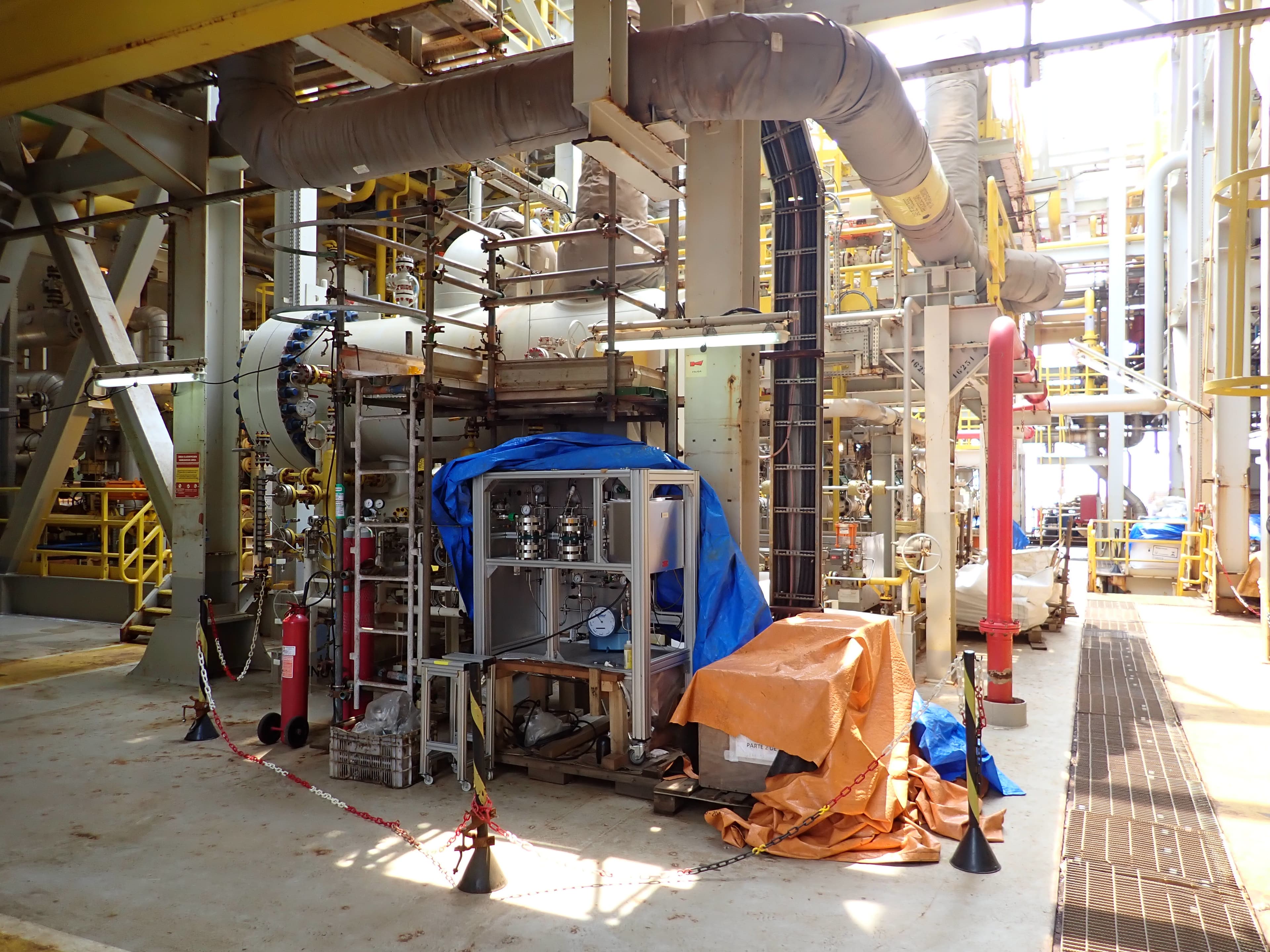 On-site pilot rig for sidestream sampling